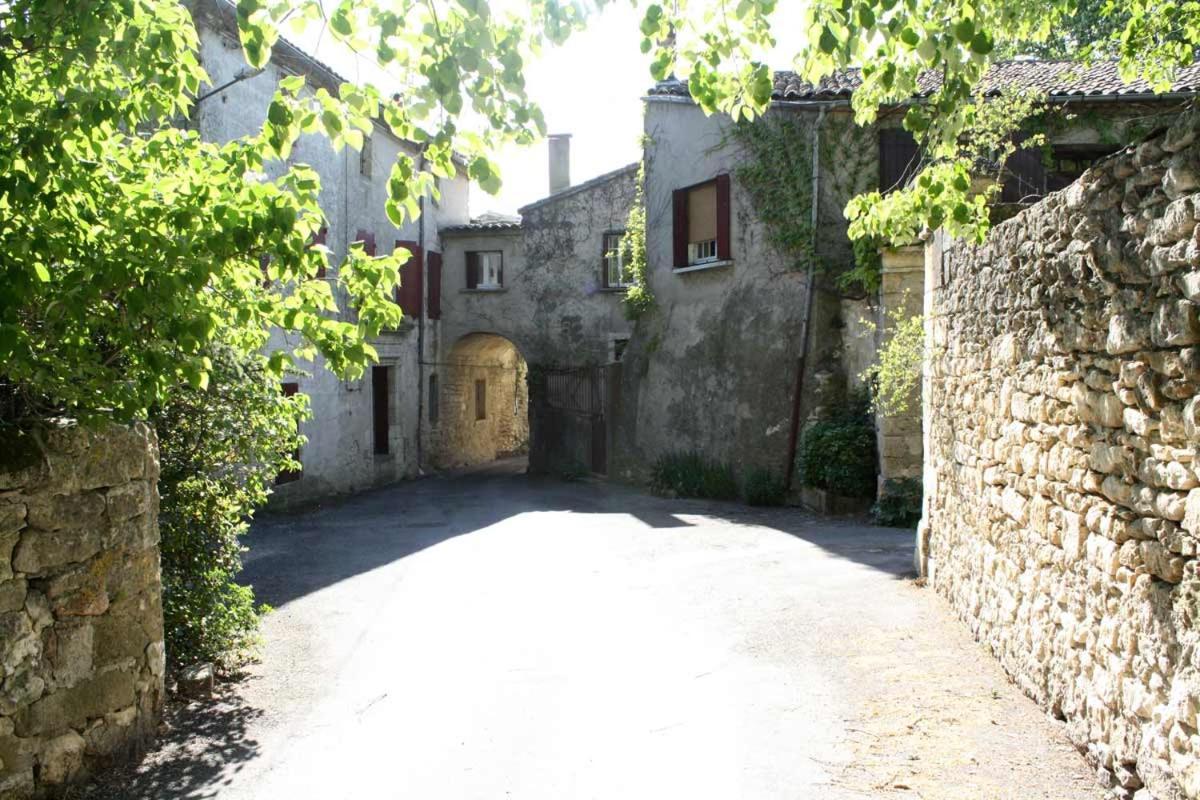 Proche Uzes Le Cocon Du Peintre Sanilhac-et-Sagries