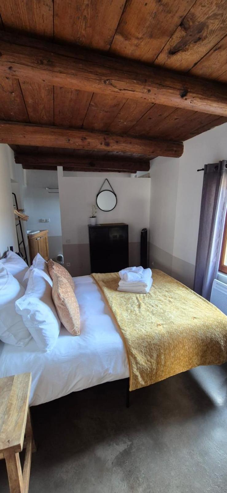 Proche Uzes Le Cocon Du Peintre