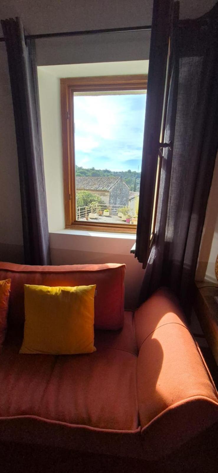 Proche Uzes Le Cocon Du Peintre Holiday home *