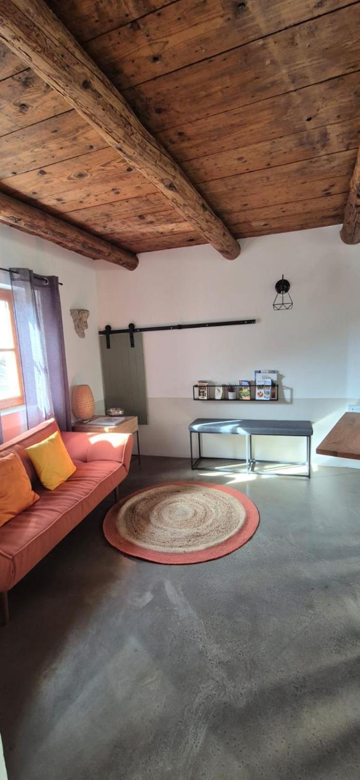 Holiday home Proche Uzes Le Cocon Du Peintre