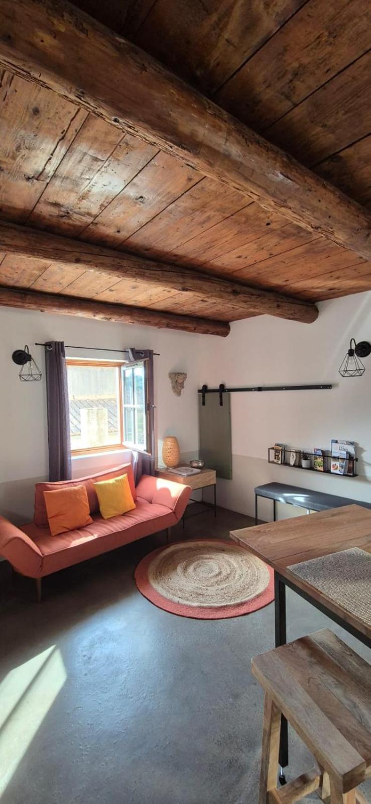 Holiday home Proche Uzes Le Cocon Du Peintre Sanilhac-et-Sagries