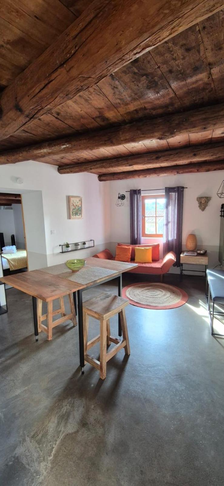 Proche Uzes Le Cocon Du Peintre Sanilhac-et-Sagries